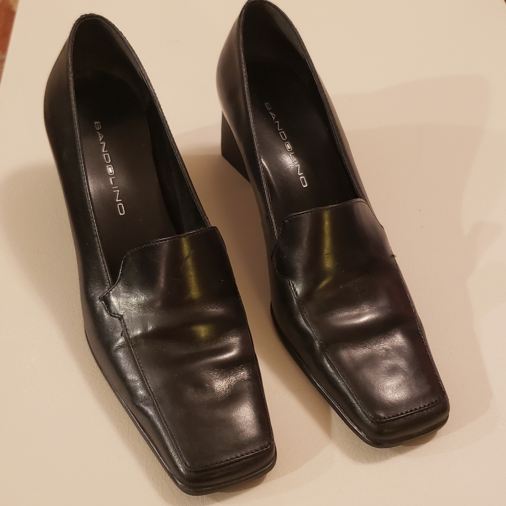 Bandolino 6M Black Square Toe Pumps